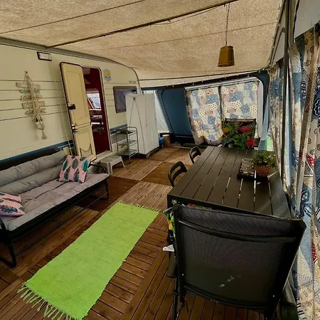 Kamp alanı Przyczepa Kempingowa Na Sonata Camp Jastarnia